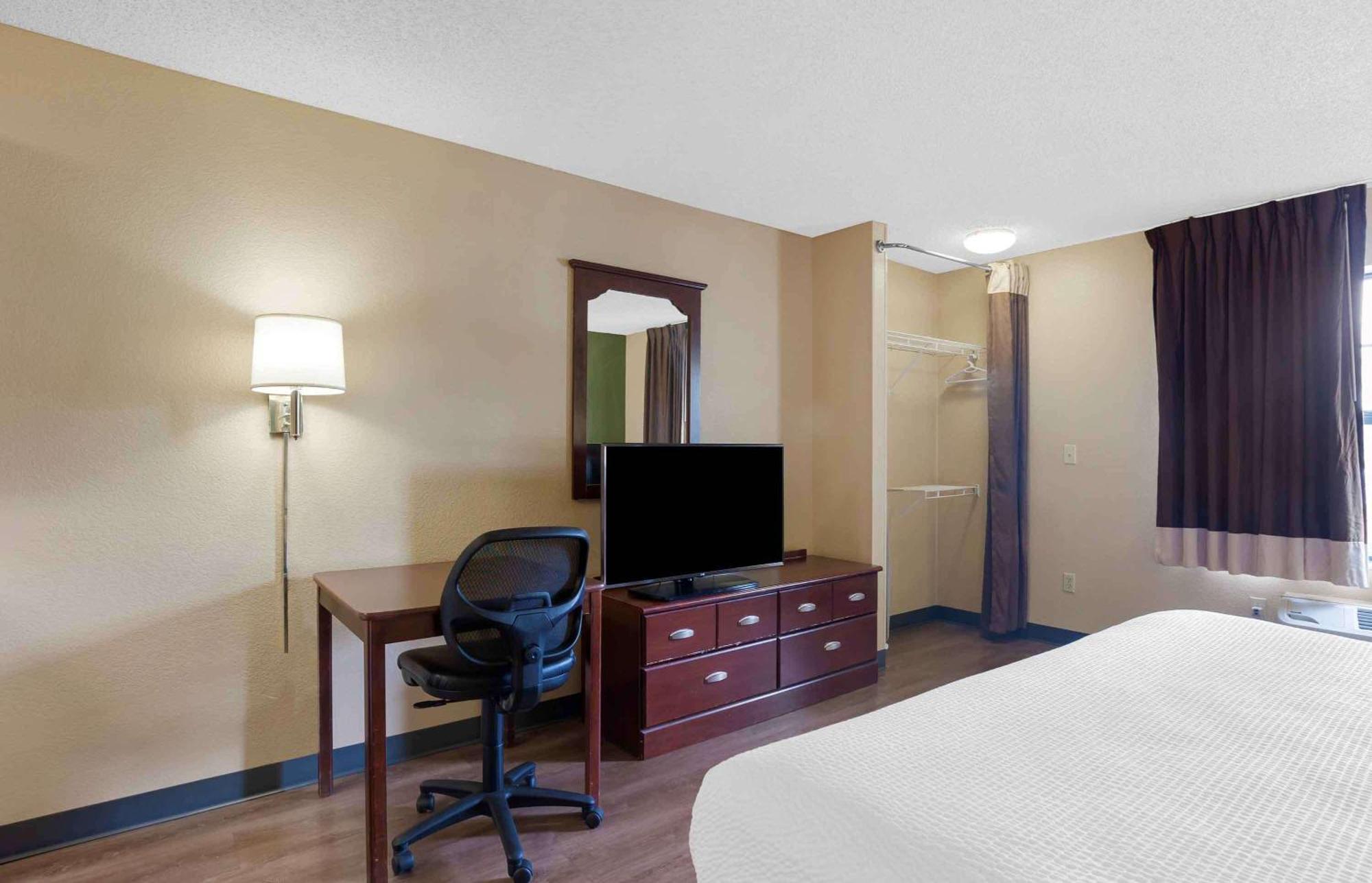 Suburban Studios Columbus Bradley Park Εξωτερικό φωτογραφία
