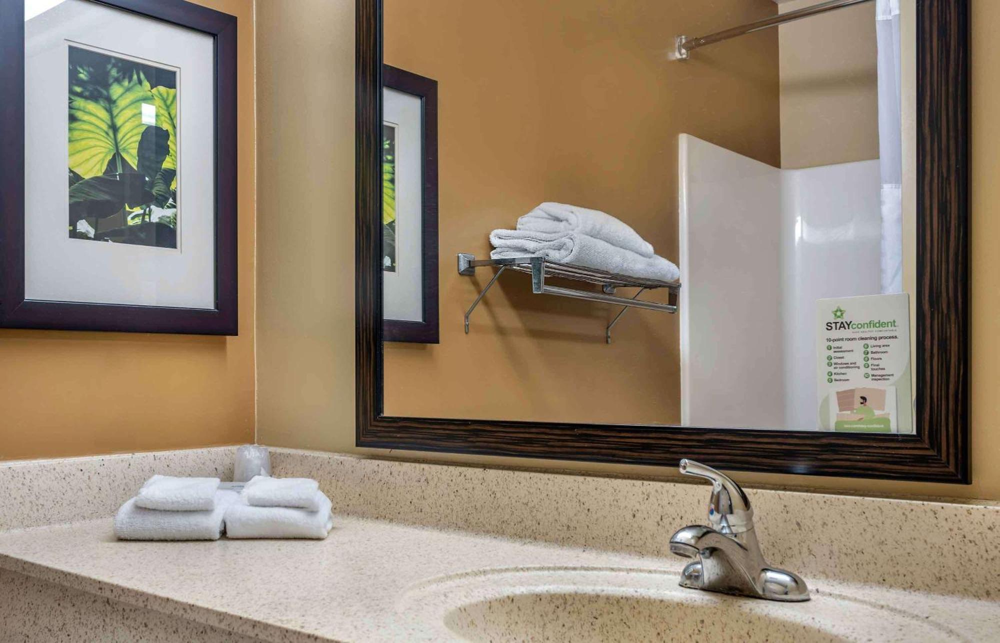 Suburban Studios Columbus Bradley Park Εξωτερικό φωτογραφία