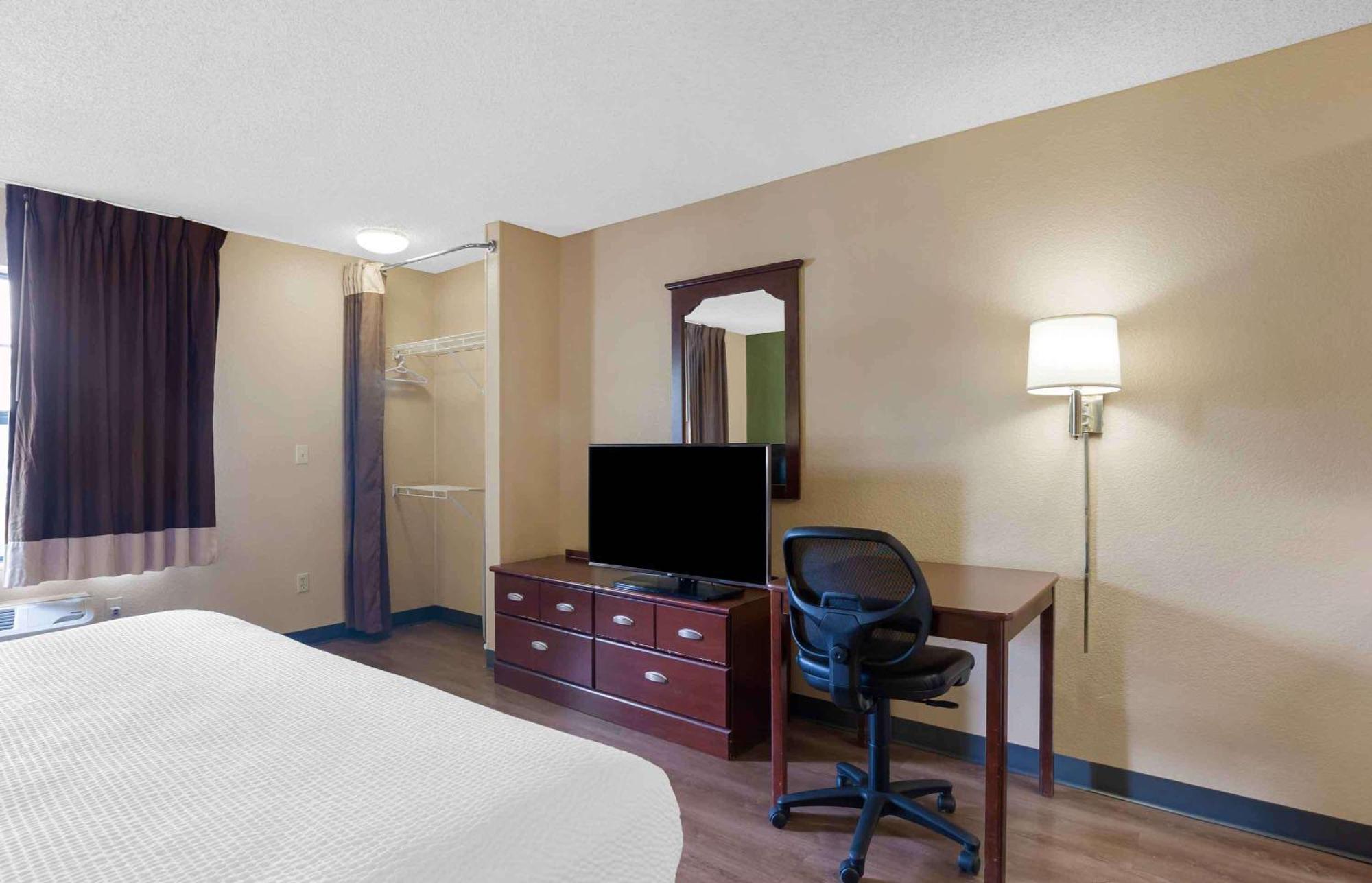 Suburban Studios Columbus Bradley Park Εξωτερικό φωτογραφία