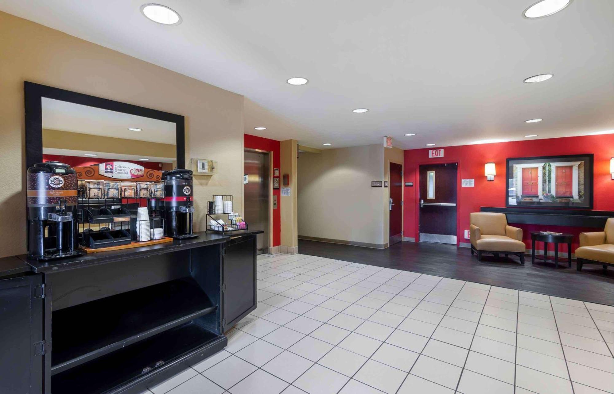 Suburban Studios Columbus Bradley Park Εξωτερικό φωτογραφία