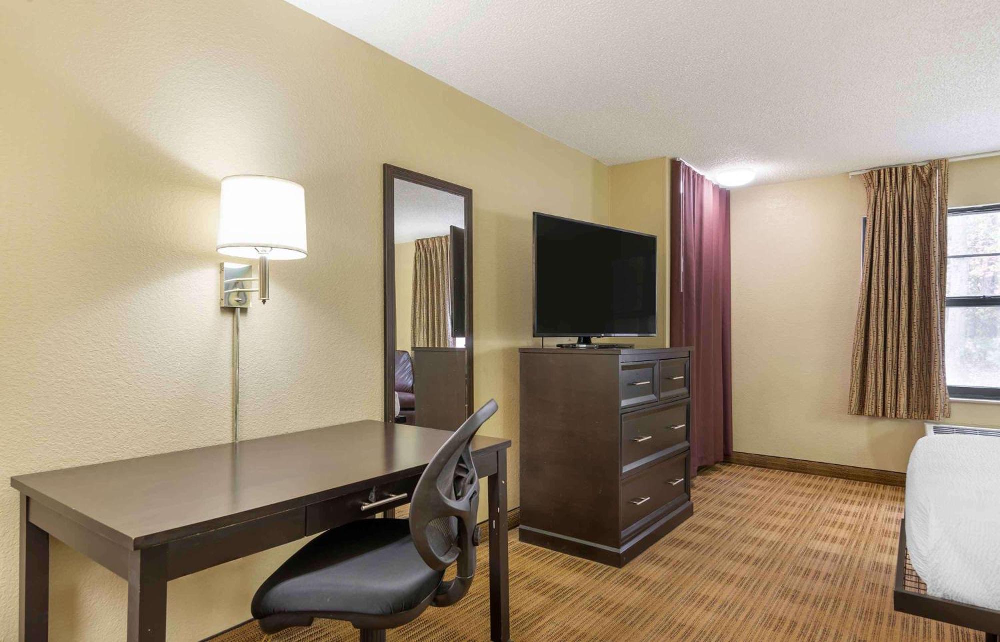 Suburban Studios Columbus Bradley Park Εξωτερικό φωτογραφία